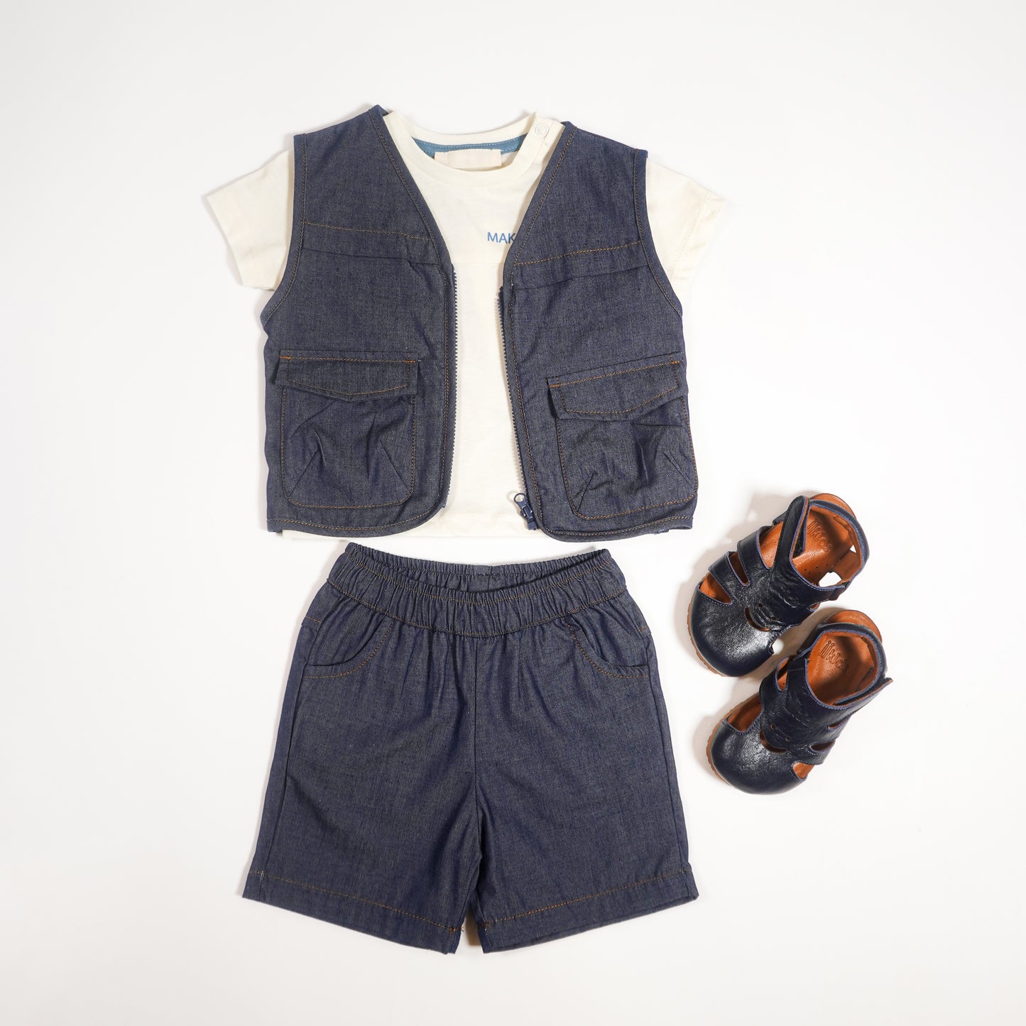 3 pieces gilet set Jeans with short & off white T-shirt